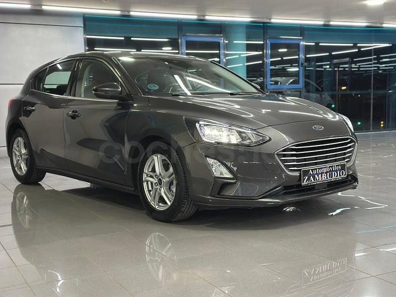Usado Ford Focus Trend 120 CV (88 kW) 2020 Gris / plata Berlina