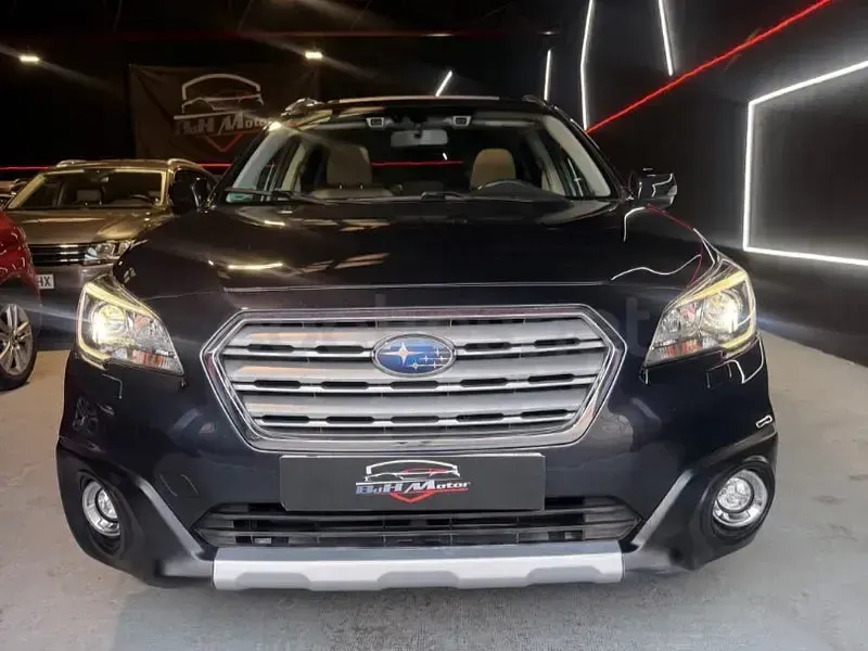 Usado Subaru Outback 150 CV (110 kW) 2017 Azul Familiar