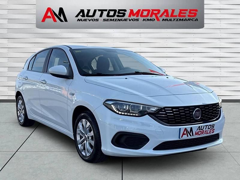 Blanco Usado 2017 Fiat Tipo Easy Berlina | 9950 € (Un poco caro) - Imagen 1/4