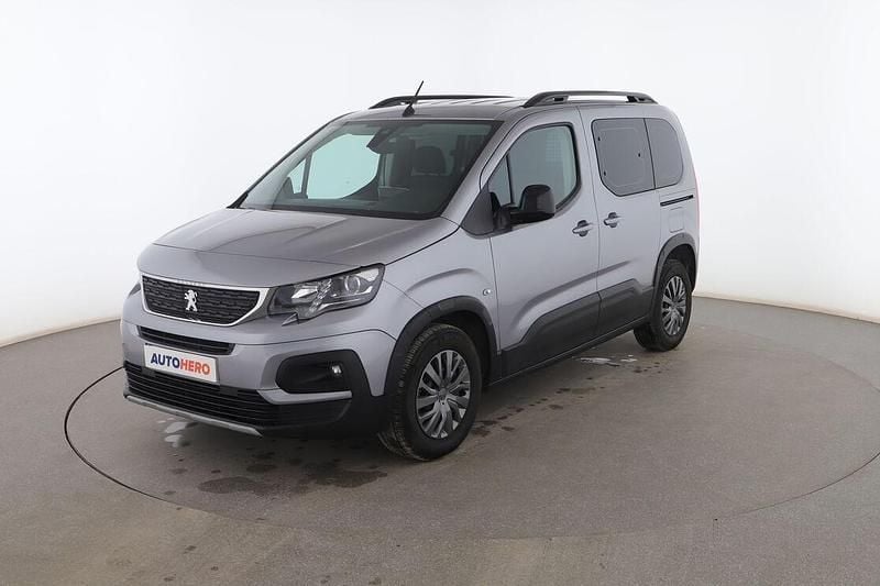 Usado Peugeot Rifter Allure 110 CV (80 kW) 2023 Gris Monovolumen