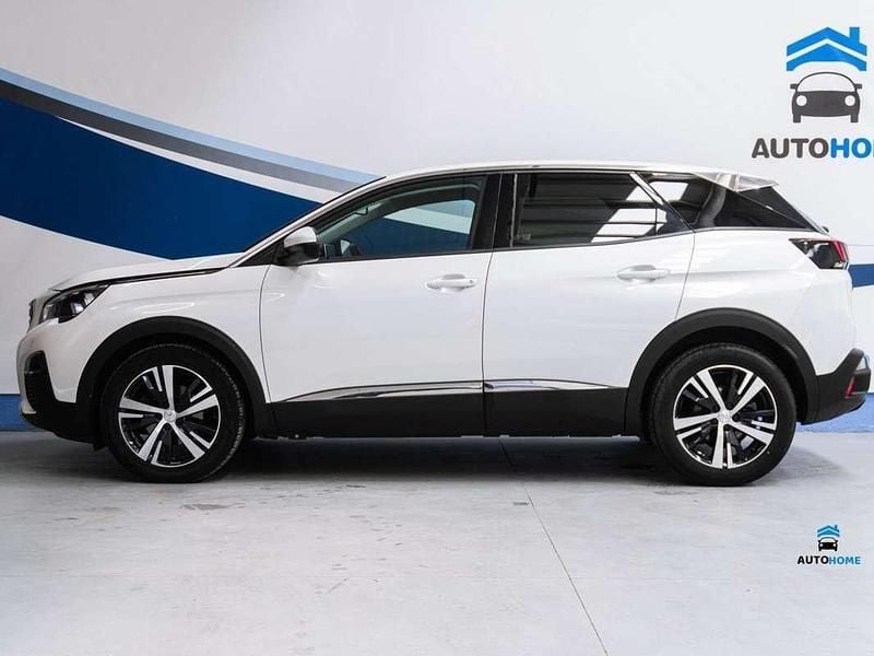 Usado Peugeot 3008 Allure 131 CV (96 kW) 2019 Blanco Monovolumen