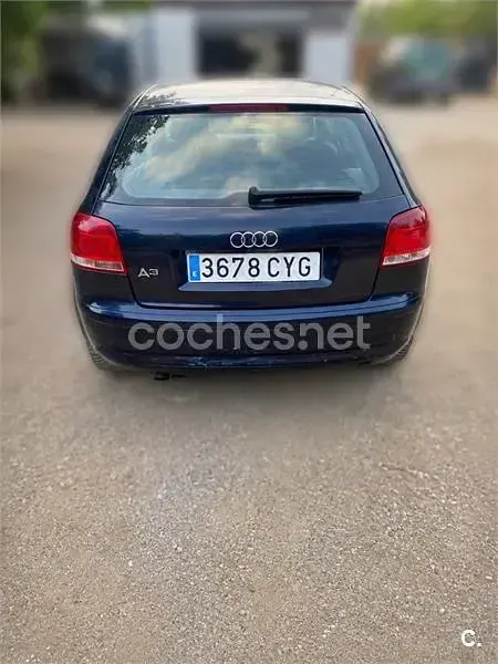 Usado Audi A3 Ambiente 100 CV (73 kW) 2004 Azul Utilitario