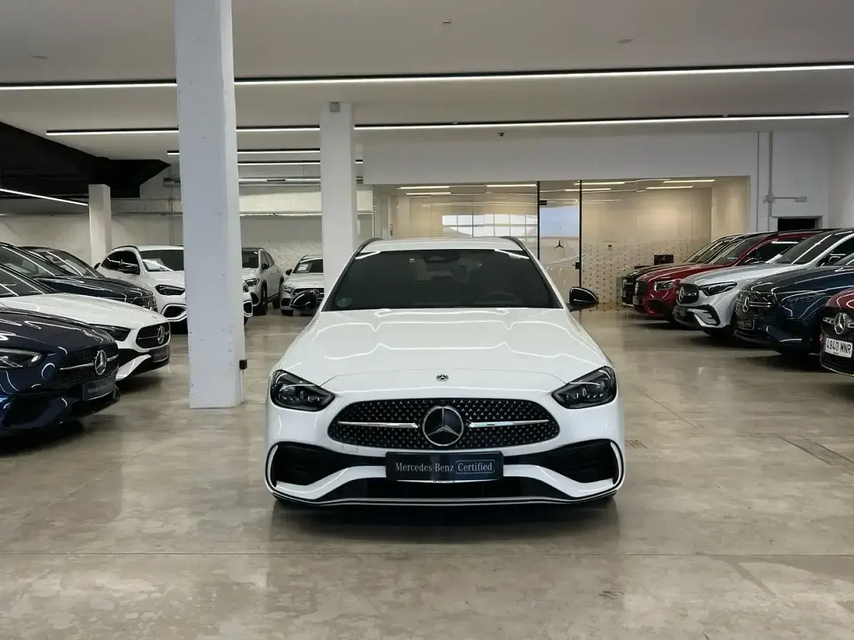 Usado Mercedes C220 200 CV (147 kW) 2024 Blanco Familiar
