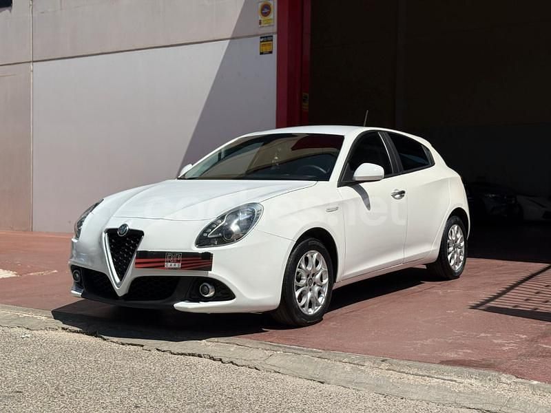 Usado Alfa Romeo Giulietta Super 120 CV (88 kW) 2018 Blanco Berlina