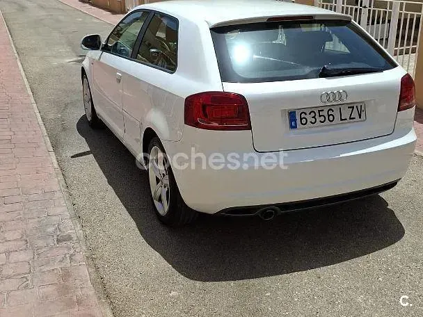 Usado Audi A3 Ambition 105 CV (77 kW) 2011 Blanco Utilitario
