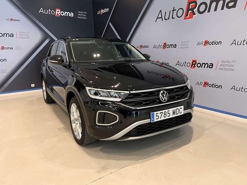 Usado VW T-Roc Life 150 CV (110 kW) 2023 Negro SUV