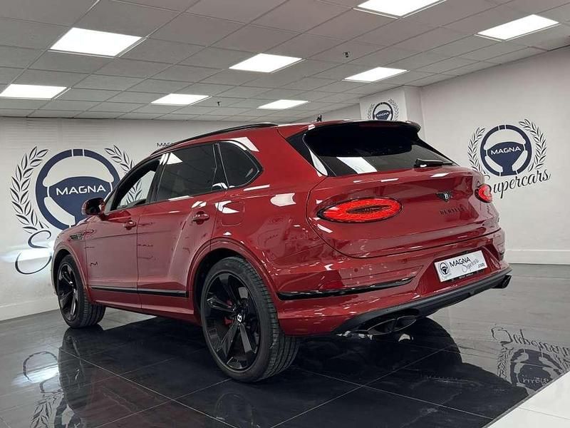 Usado Bentley Bentayga 449 CV (330 kW) 2023 Rojo SUV