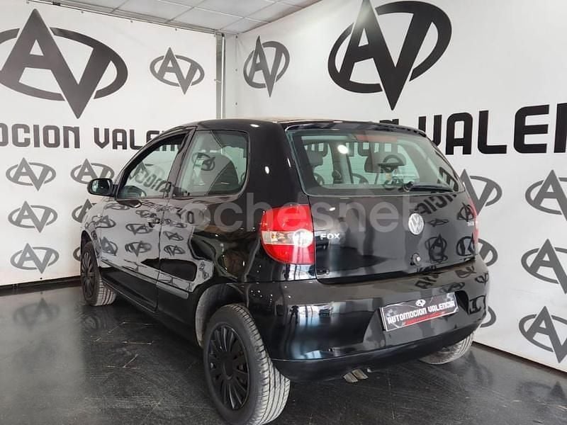 Usado VW Fox 70 CV (51 kW) 2006 Negro Utilitario