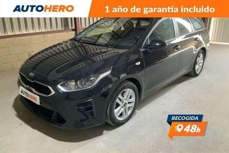 Usado Kia Ceed 121 CV (88 kW) 2021 Negro Utilitario