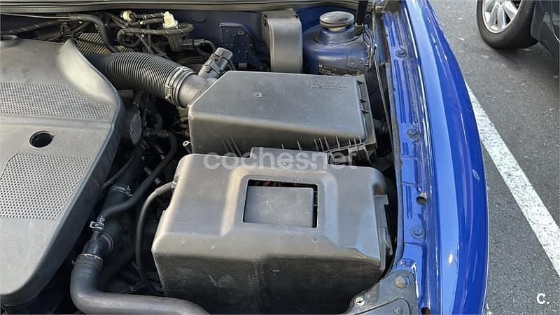Usado Seat Leon Sport 110 CV (80 kW) 2002 Azul Utilitario