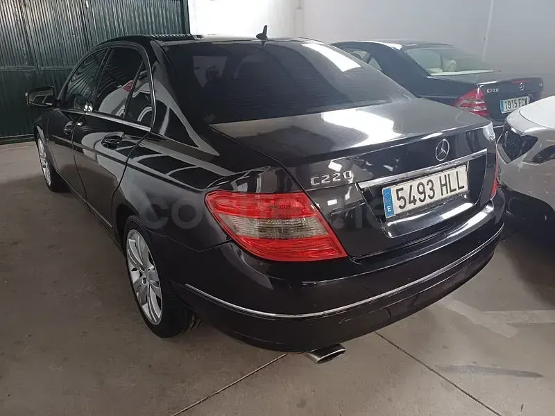 Usado Mercedes C220 Avantgarde 170 CV (125 kW) 2008 Negro Berlina