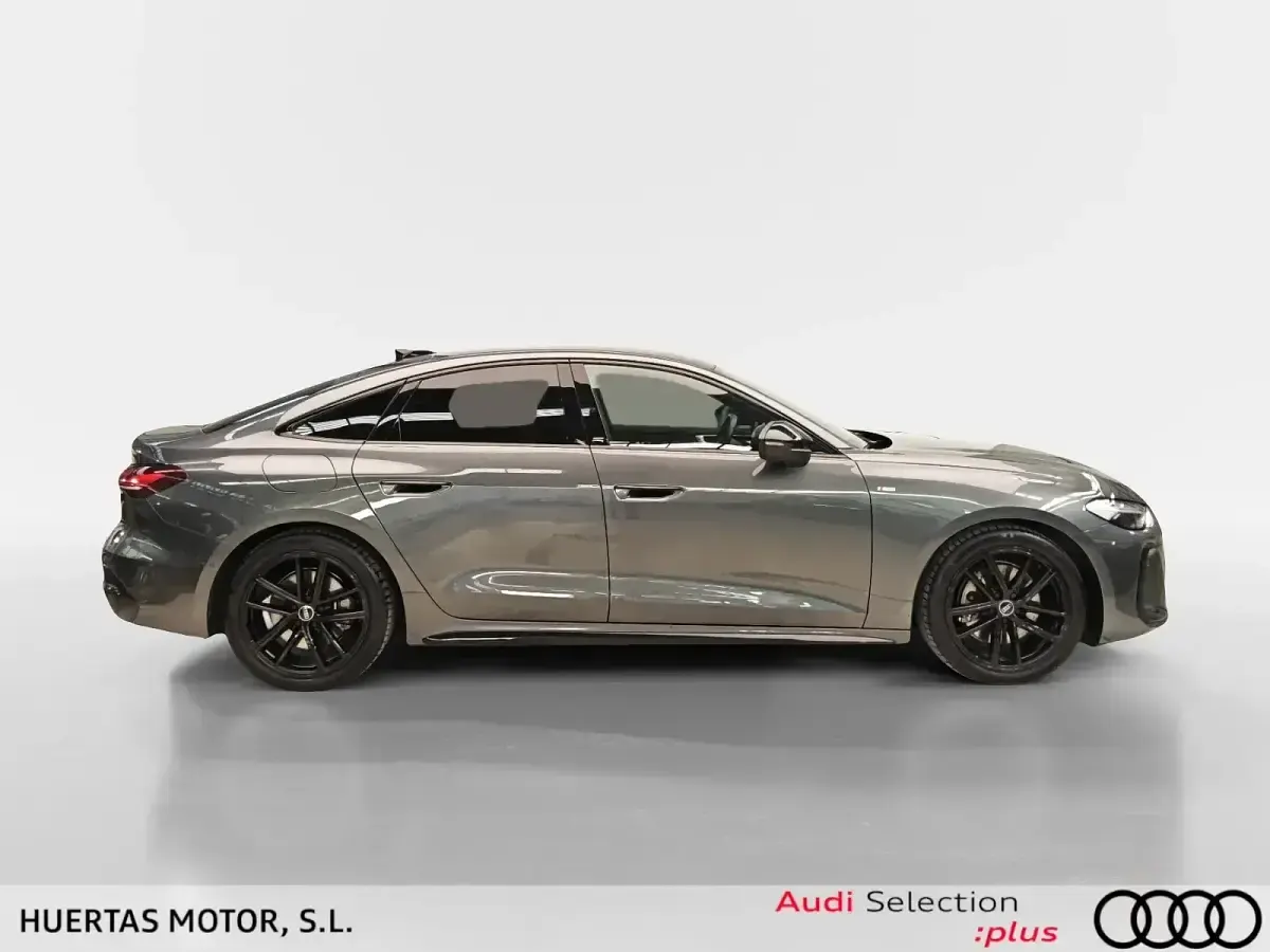 Usado Audi A5 Basis 204 CV (150 kW) 2025 Gris Berlina