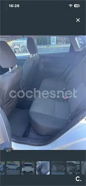 Usado Toyota Auris Live 90 CV (66 kW) 2014 Blanco Berlina