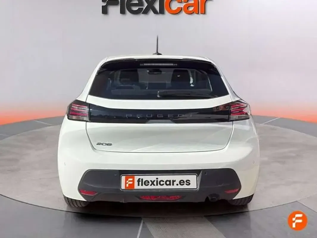 Usado Peugeot 208 Style 101 CV (74 kW) 2024 Blanco Utilitario