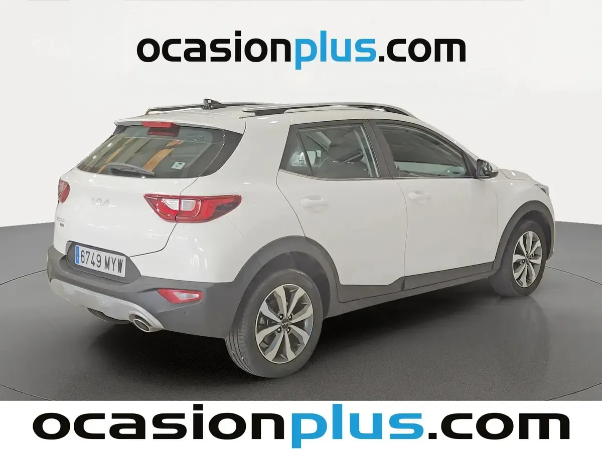 Usado Kia Stonic 100 CV (73 kW) 2025 Blanco SUV