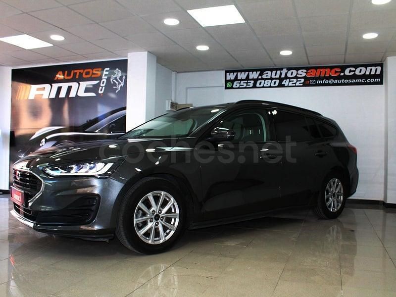 Usado Ford Focus Active X 120 CV (88 kW) 2023 Gris / plata Familiar