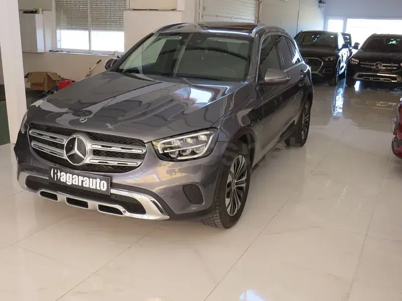 Usado Mercedes GLC300e 320 CV (235 kW) 2021 Gris / plata SUV