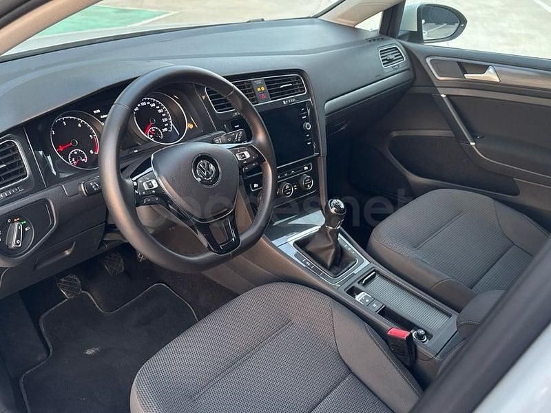 Usado VW Golf VII Advance 115 CV (84 kW) 2020 Blanco Familiar