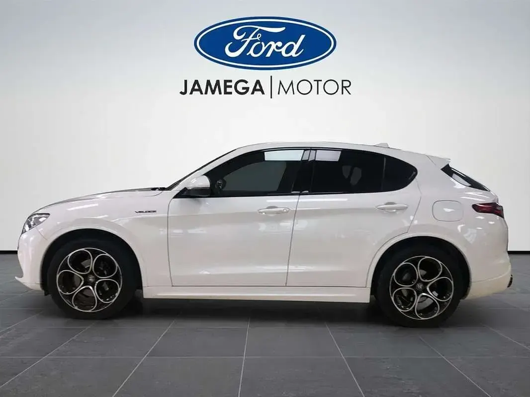 Usado Alfa Romeo Stelvio Veloce 209 CV (153 kW) 2021 Blanco SUV