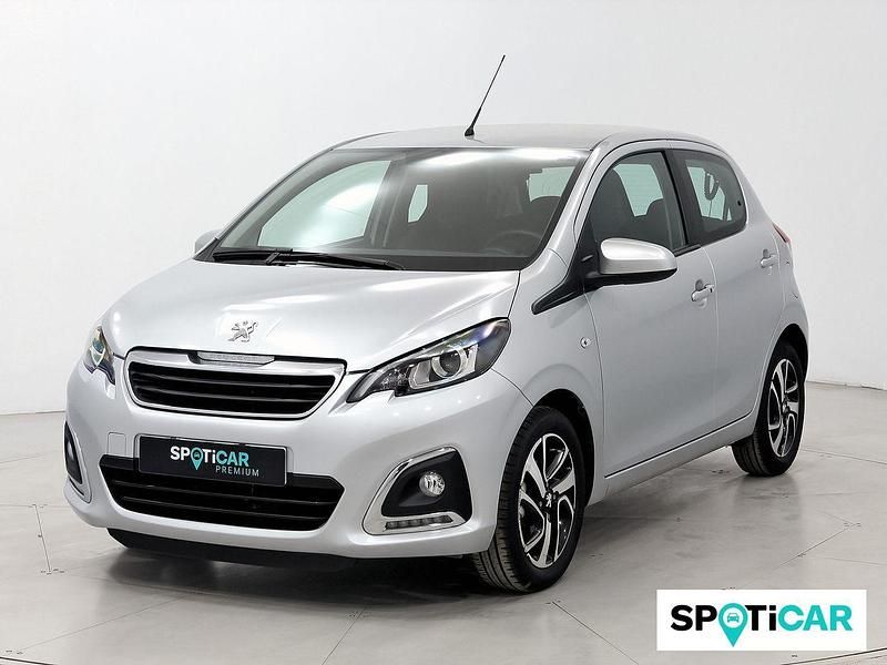 Usado Peugeot 108 Allure 72 CV (52 kW) 2021 Gris Utilitario