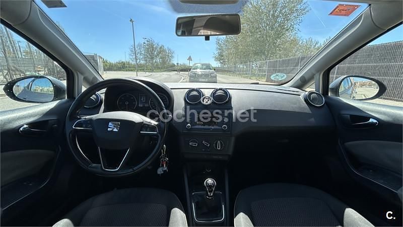 Usado Seat Ibiza CONNECT 105 CV (77 kW) 2016 Gris / plata Berlina