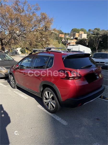 Usado Peugeot 2008 Allure 110 CV (80 kW) 2016 Rojo SUV