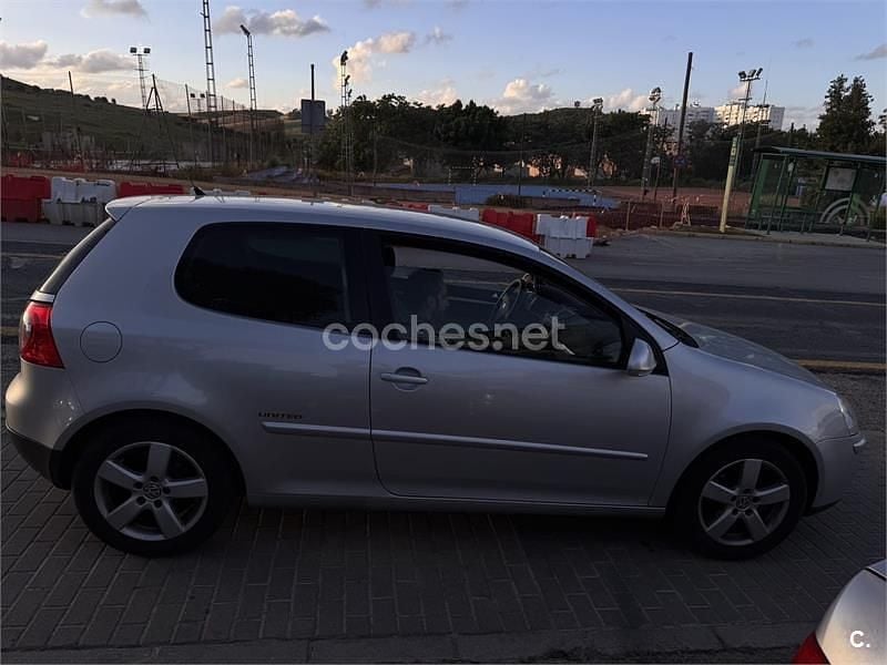Usado VW Golf VI Highline 122 CV (89 kW) 2008 Gris / plata Utilitario