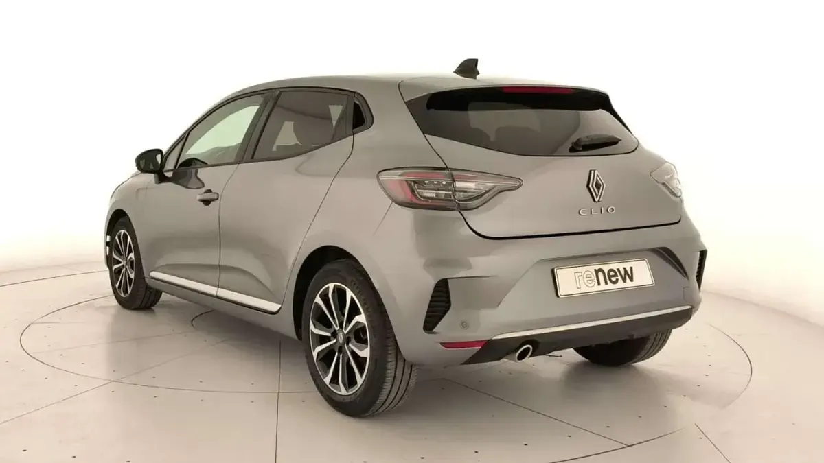 Usado Renault Clio Techno 101 CV (74 kW) 2025 Utilitario