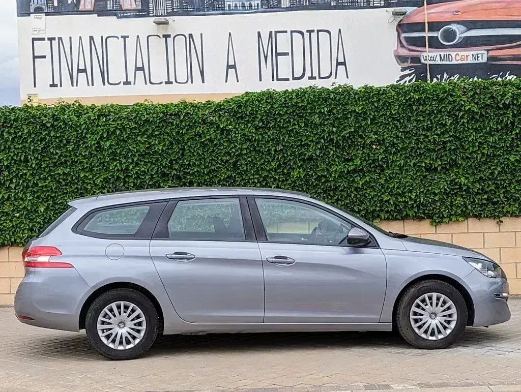 Usado Peugeot 308 SW Business-Line 100 CV (73 kW) 2016 Gris Familiar