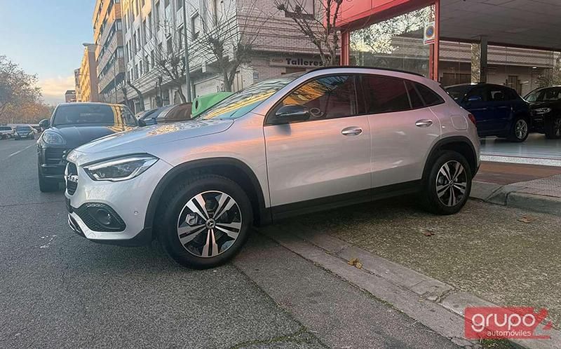 Usado Mercedes GLA250 218 CV (160 kW) 2022 Plateado SUV