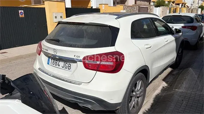 Usado Mercedes GLA200 Style 136 CV (100 kW) 2015 Blanco SUV