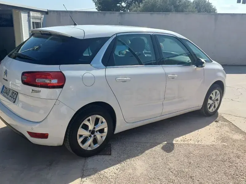 Usado Citroën C4 Picasso Feel 120 CV (88 kW) 2016 Blanco Monovolumen