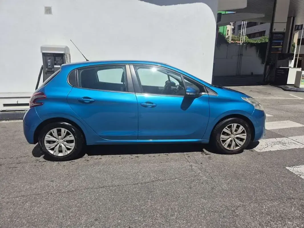 Usado Peugeot 208 Active 82 CV (60 kW) 2012 Azul Utilitario