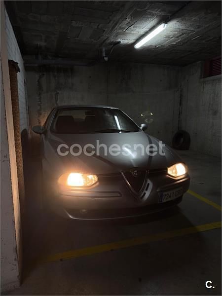 Usado Alfa Romeo 156 Distinctive 115 CV (84 kW) 2003 Gris / plata Berlina