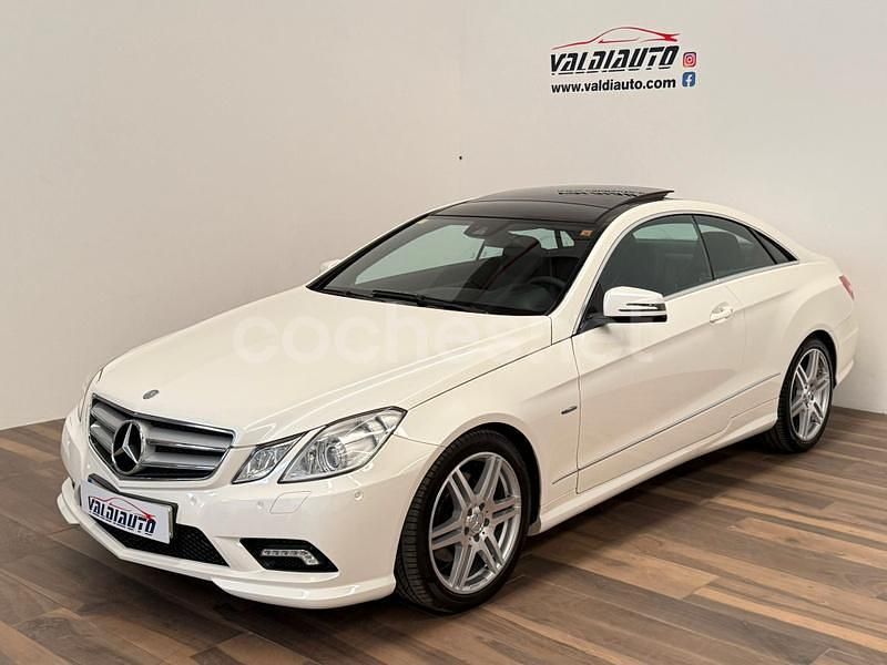Usado Mercedes E220 170 CV (125 kW) 2011 Blanco Coupe
