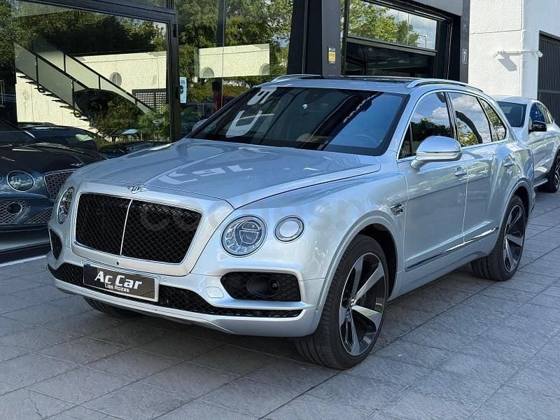 Usado Bentley Bentayga 550 CV (404 kW) 2019 Gris / plata SUV