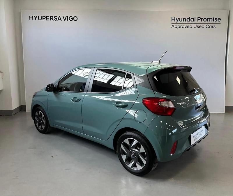 Usado Hyundai i10 63 CV (46 kW) 2025 Verde Utilitario