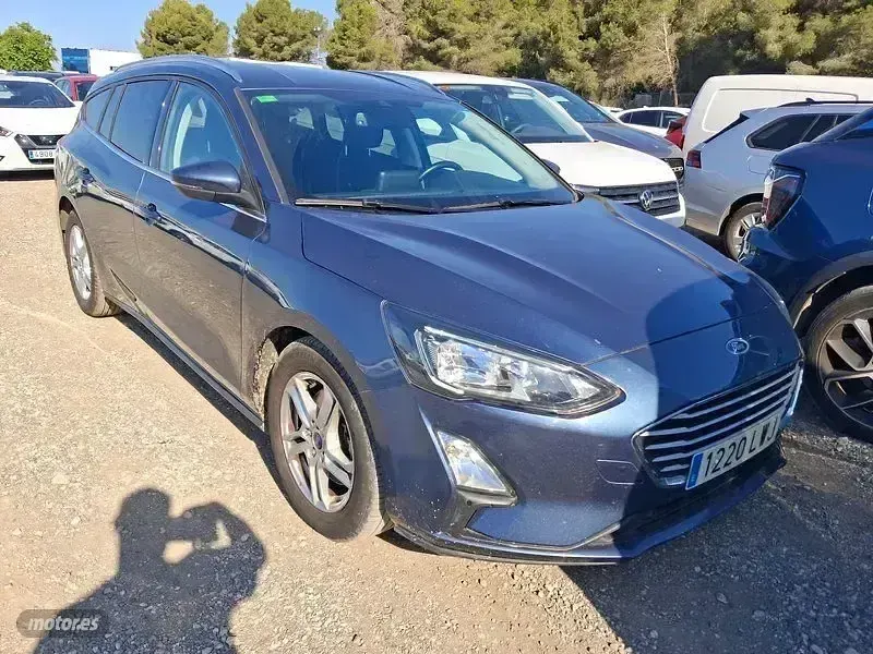 Usado Ford Focus Trend+ 120 CV (88 kW) 2022 Azul Familiar