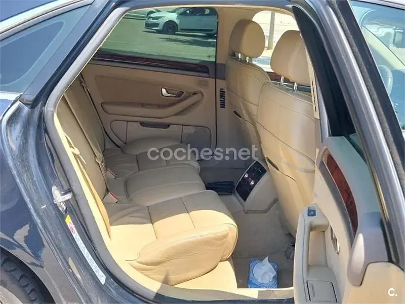 Usado Audi A8 Premium 233 CV (171 kW) 2005 Negro Berlina