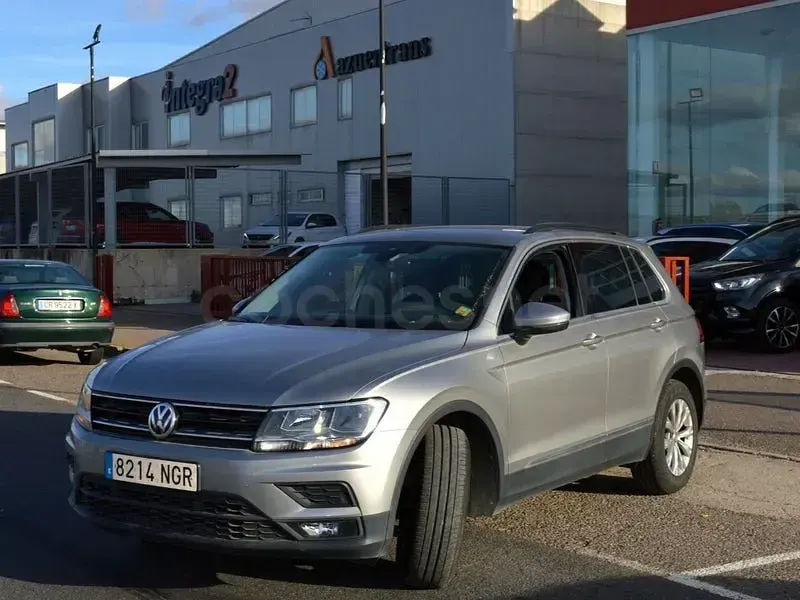 Usado VW Tiguan Sportline 150 CV (110 kW) 2021 Gris SUV
