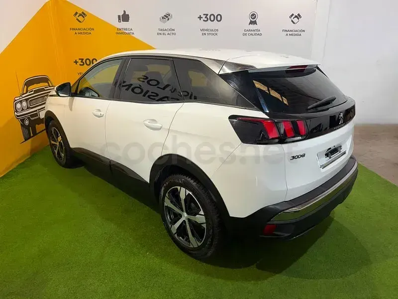 Usado Peugeot 3008 Allure 130 CV (95 kW) 2018 Blanco SUV