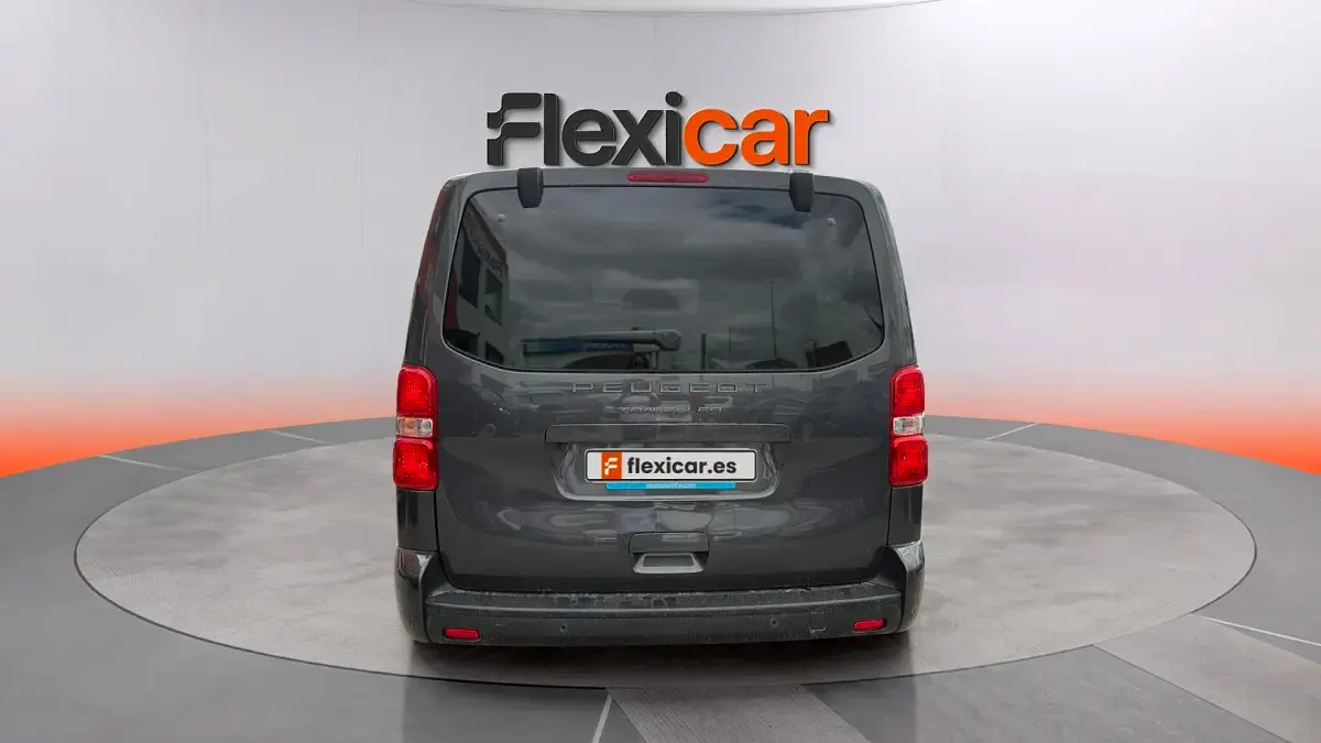 Usado Peugeot Traveller Business-Line 180 CV (132 kW) 2024 Negro Monovolumen
