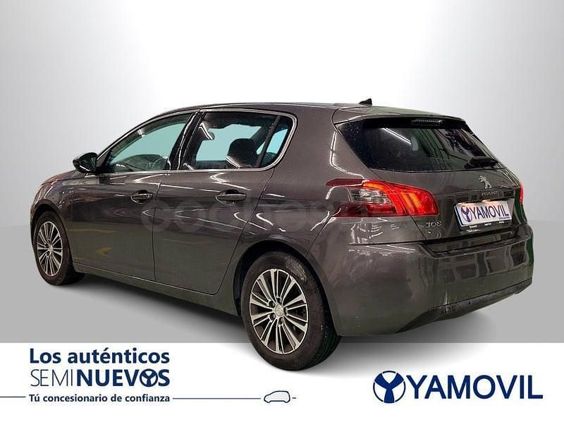Usado Peugeot 308 Allure 130 CV (95 kW) 2021 Gris / plata Berlina