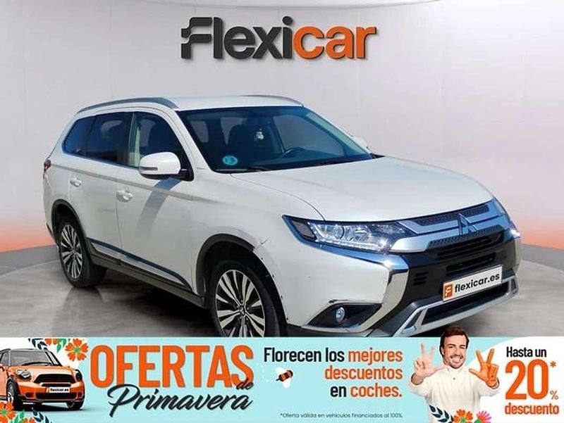 Usado Mitsubishi Outlander Motion 150 CV (110 kW) 2021 Blanco SUV