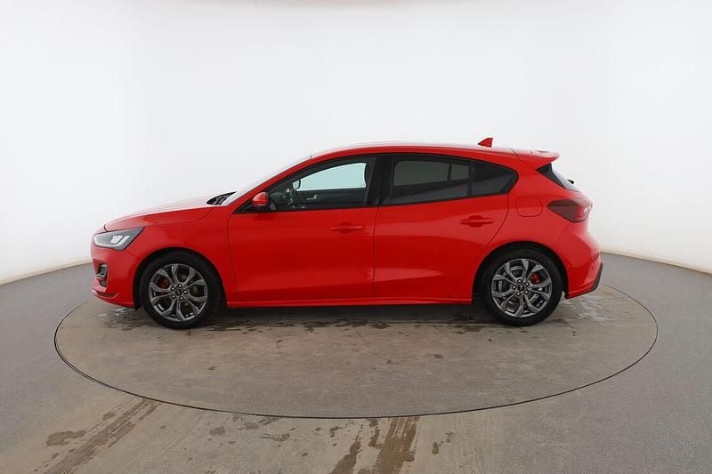 Usado Ford Focus ST-Line 125 CV (91 kW) 2022 Rojo Utilitario