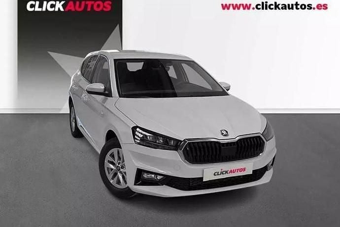 Usado Skoda Fabia Selection 115 CV (84 kW) 2025 Plata Utilitario
