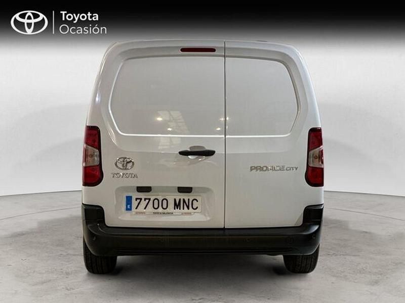 Usado Toyota Proace City City 102 CV (75 kW) 2024 Blanco Monovolumen