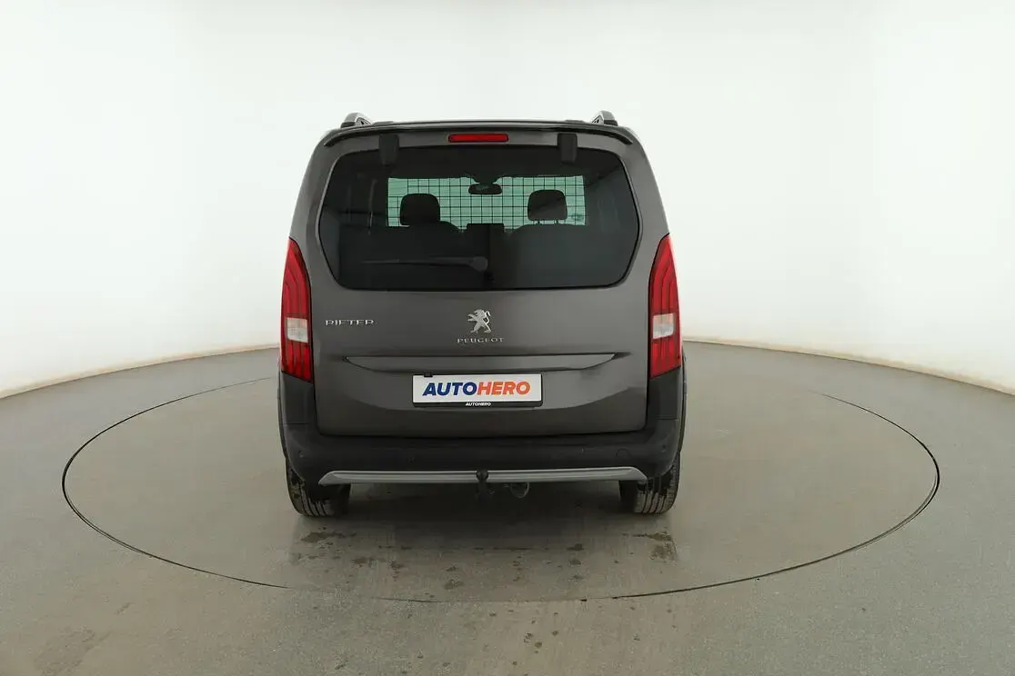Usado Peugeot Rifter Allure 131 CV (96 kW) 2021 Gris Monovolumen