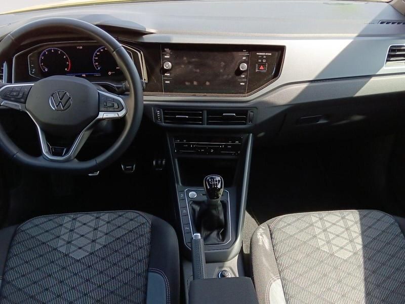 Usado VW Taigo R-line 110 CV (80 kW) 2024 Gris SUV