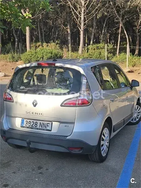Usado Renault Scénic III Dynamique 110 CV (80 kW) 2013 Gris / plata Monovolumen